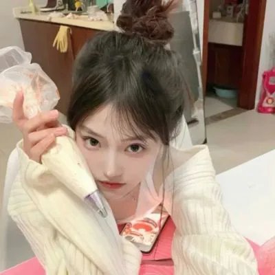她与她的自画像